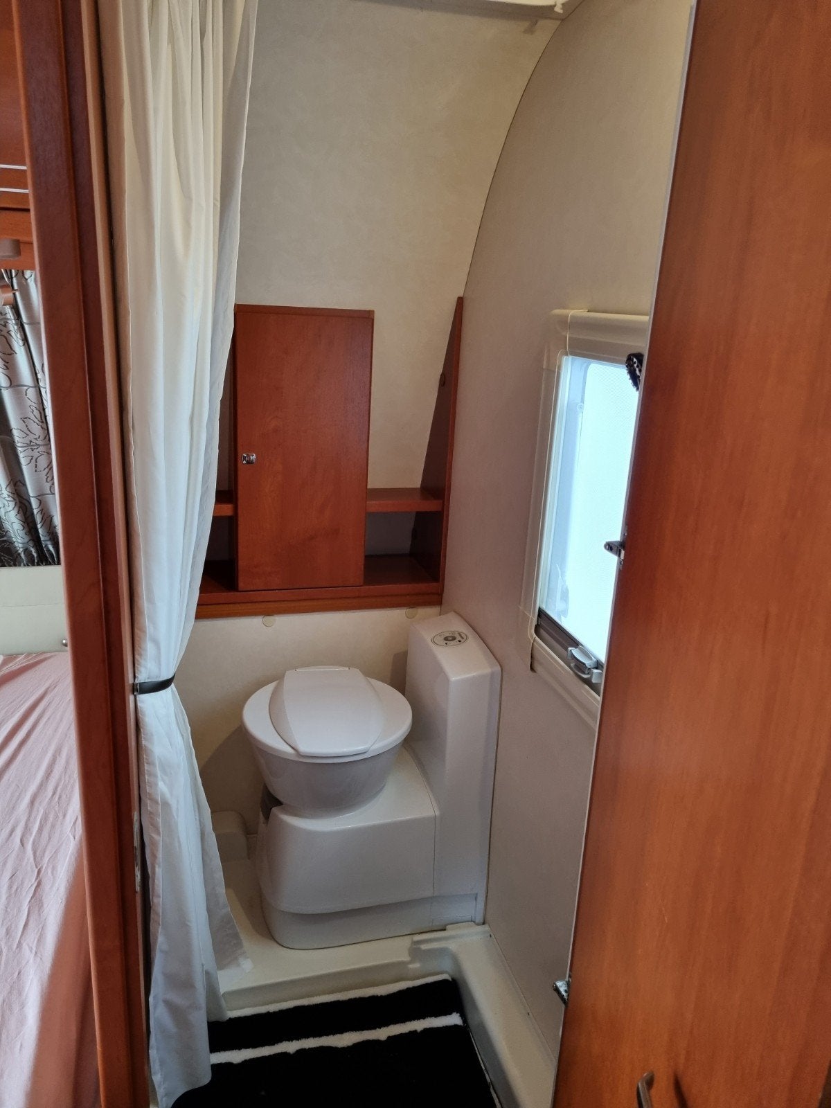 Foto 18 van Tabbert puccini 560TD bj,15 als nieuw BOMVOL ACCESSOIRES