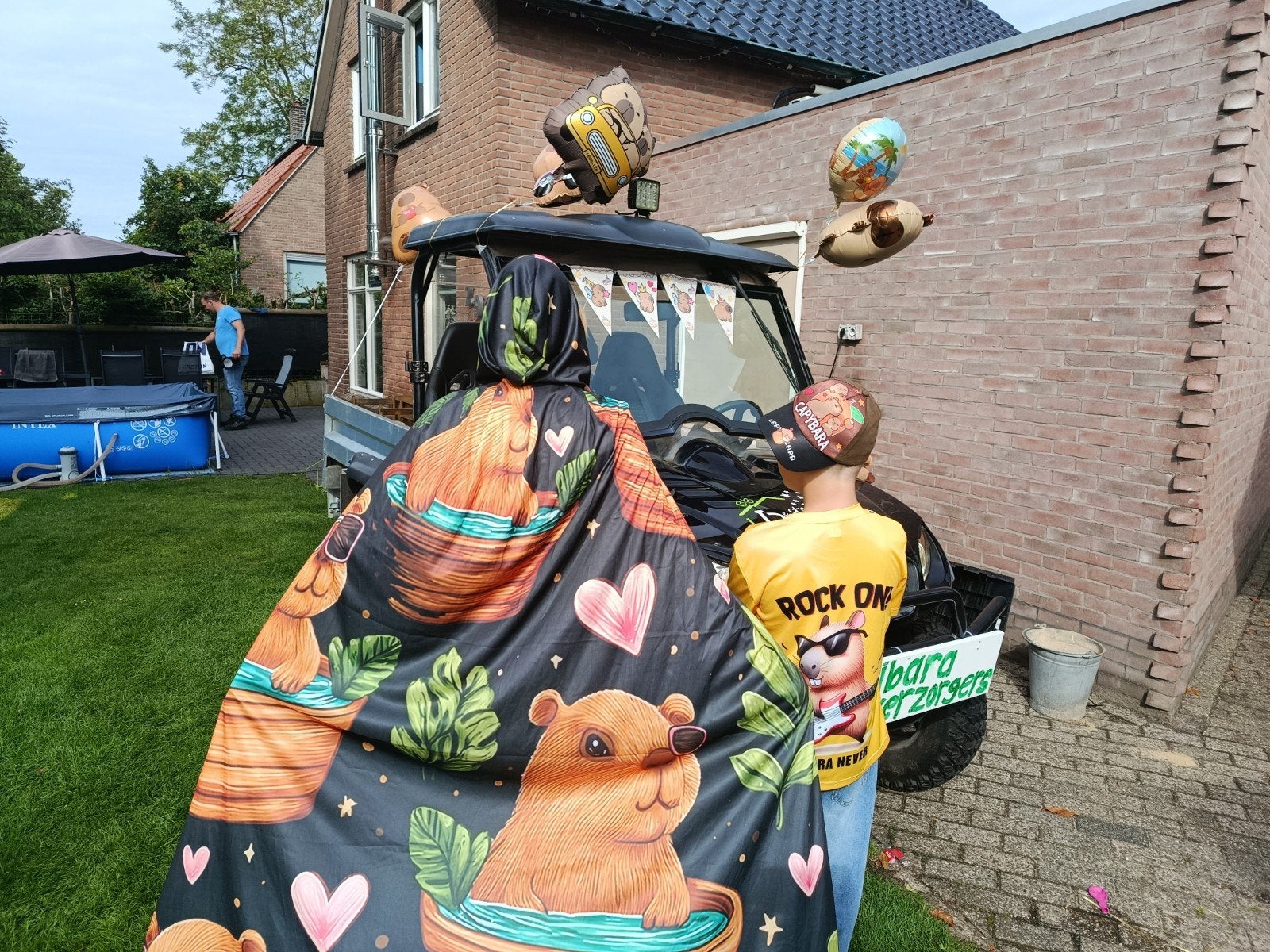 Capybara cape voor volwassen, Ophalen, Zo goed als nieuw, Carnaval
