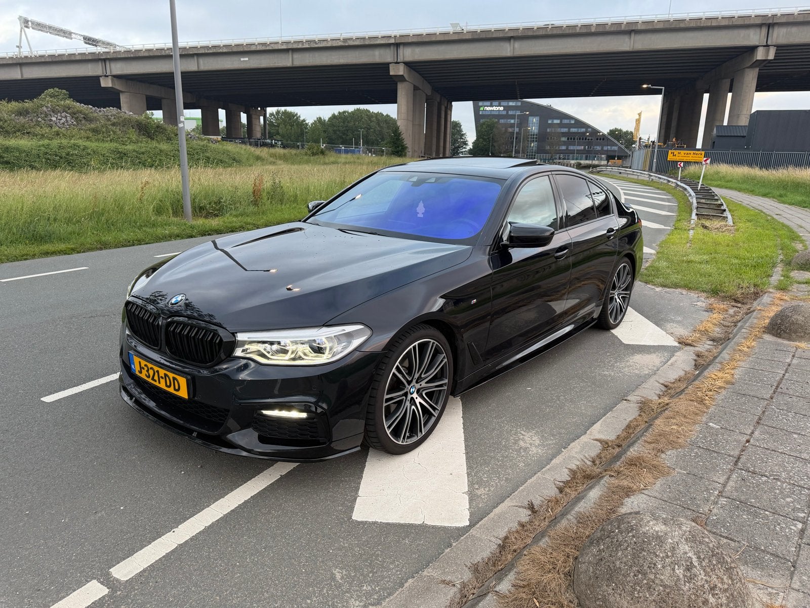 BMW G30 5-Serie 520i 184pk Aut, HUD, 2020 M# CarbonSchwarz, Auto's, 1998 cc, Achterwielaandrijving, 2000 kg, Particulier