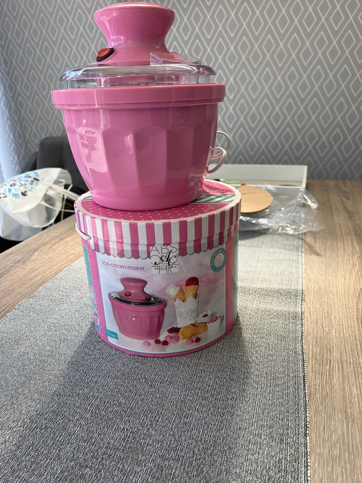 Roze ABS Ice-Cream Maker - Zo goed als nieuw, Ophalen of Verzenden, Nieuw