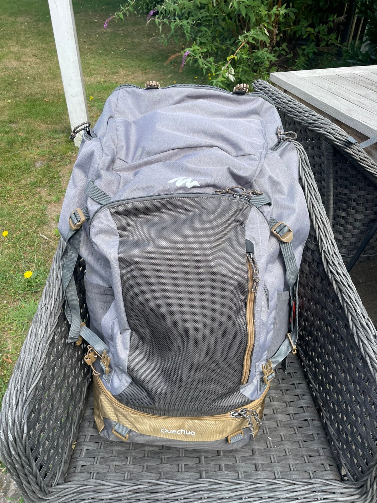 Antraciet/grijs Quechua rugzak 70L, Ophalen, Zo goed als nieuw, Overige merken