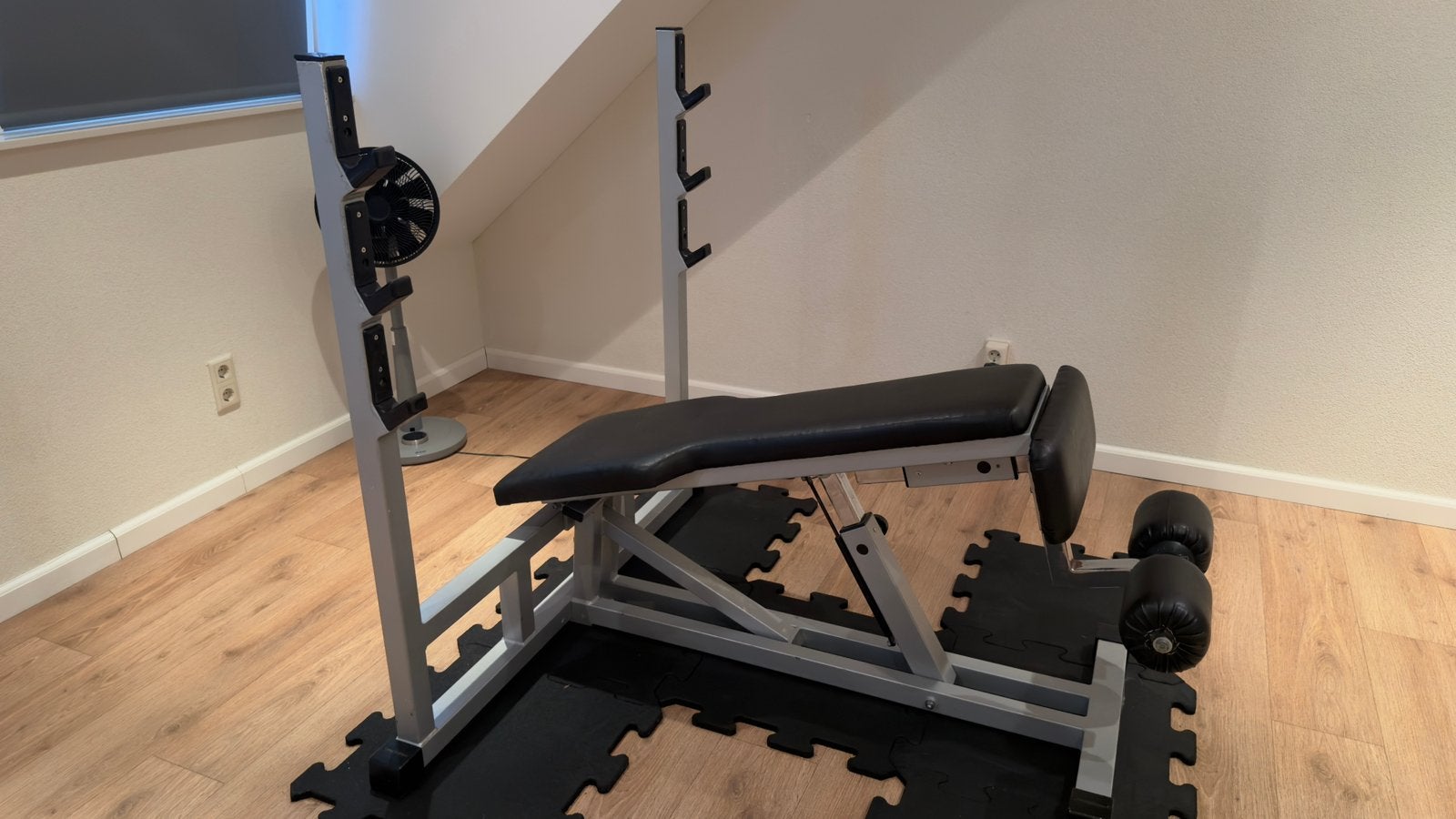 Technogym Olympic Decline Bench Halterbank, Ophalen, Gebruikt, Borst, Fitnessbank