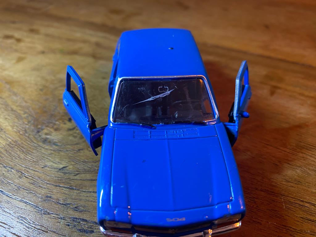 Welly 1975 Peugeot 504 Diecast Modelauto Blauw, Hobby en Vrije tijd, Modelauto's | 1:43, Ophalen of Verzenden, Gebruikt, Auto