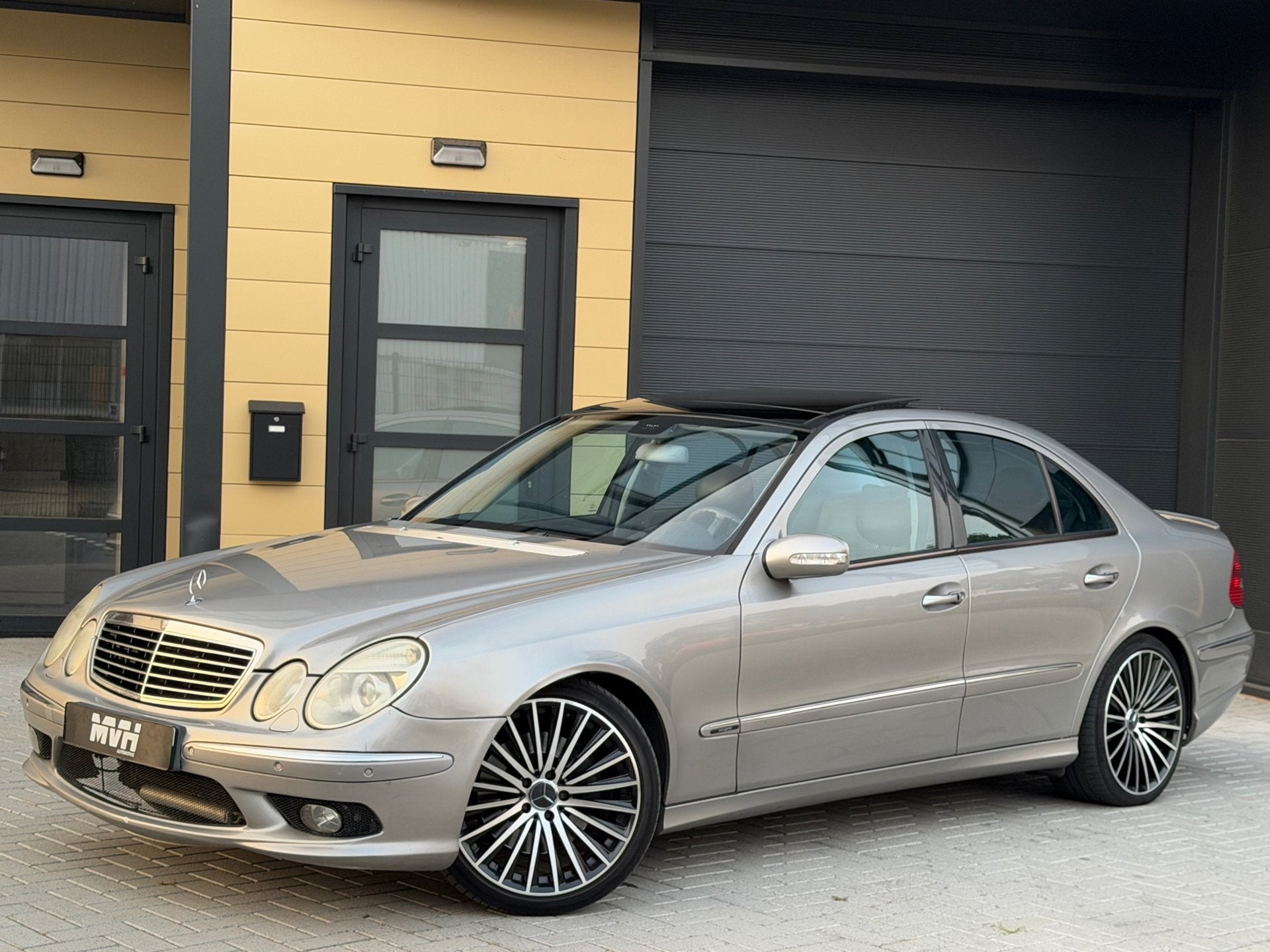 Mercedes-Benz E-klasse 500 Elegance - Automaat - Dubbel Pano, Auto's, Automaat, Achterwielaandrijving, Gebruikt, Automatische klimaatregeling