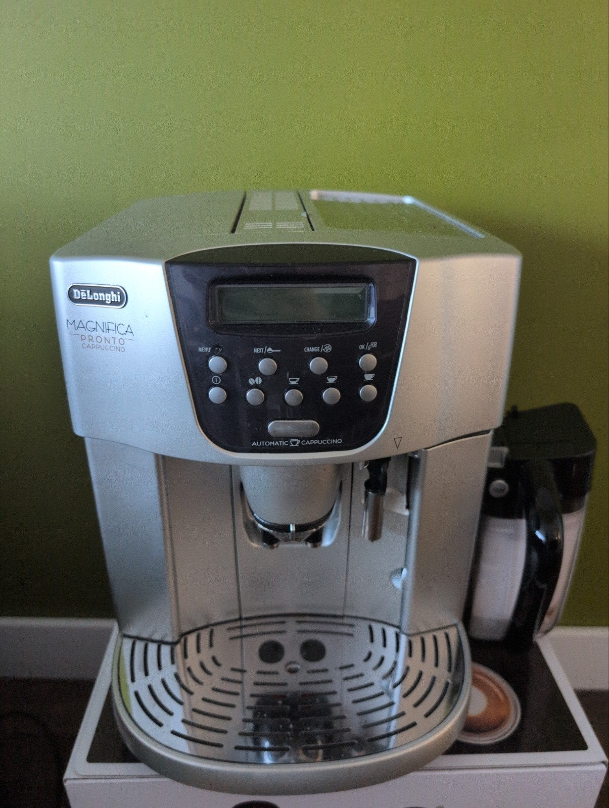 DeLonghi Magnifica Pronto Cappuccino ESAM 4500