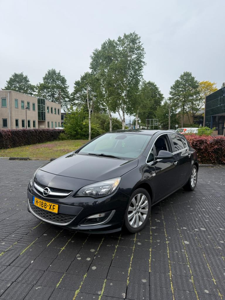 Opel Astra 1.4 Turbo Ecotec 103KW 5-D 2013 Zwart, Voorwielaandrijving, 680 kg, 4 cilinders, Zwart