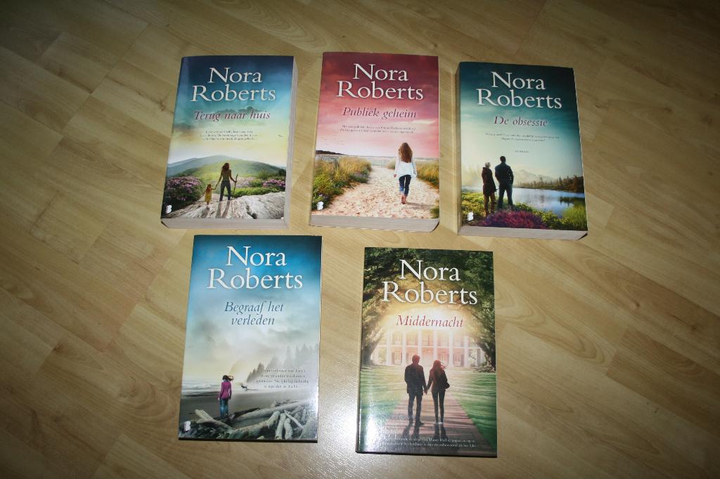 Boeken Nora Roberts - 2,50 euro per stuk, Ophalen of Verzenden, Gelezen