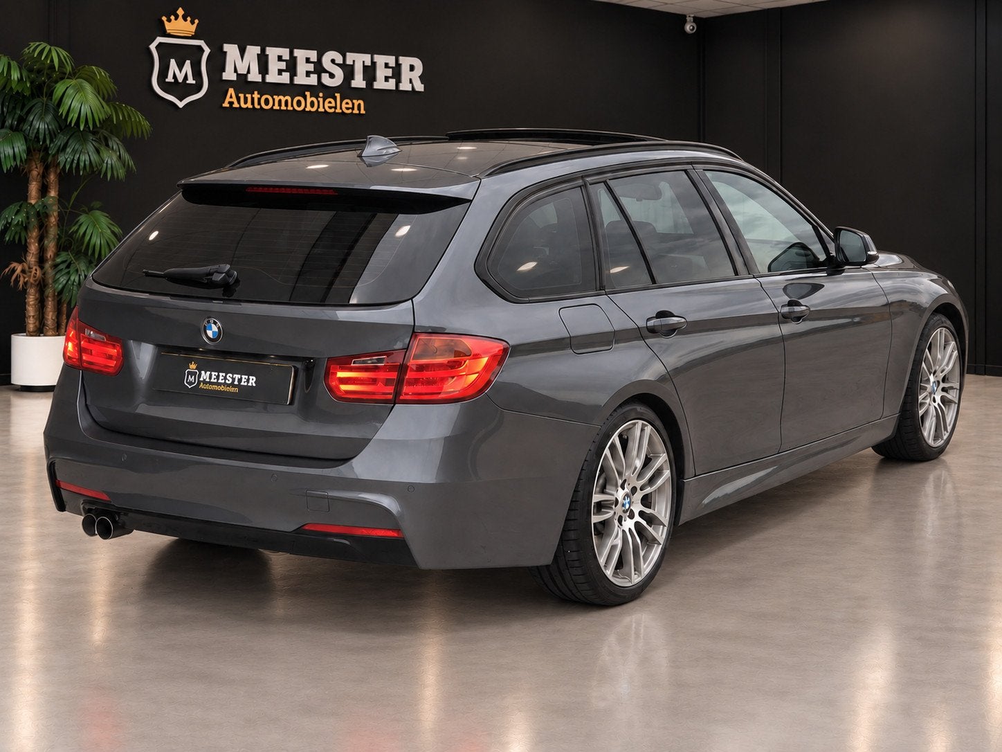 BMW 3-serie Touring 320d High Executive|M-SPORT|PANO|LEDER, Auto's, Achterwielaandrijving, Zwart, 4 cilinders, Diesel