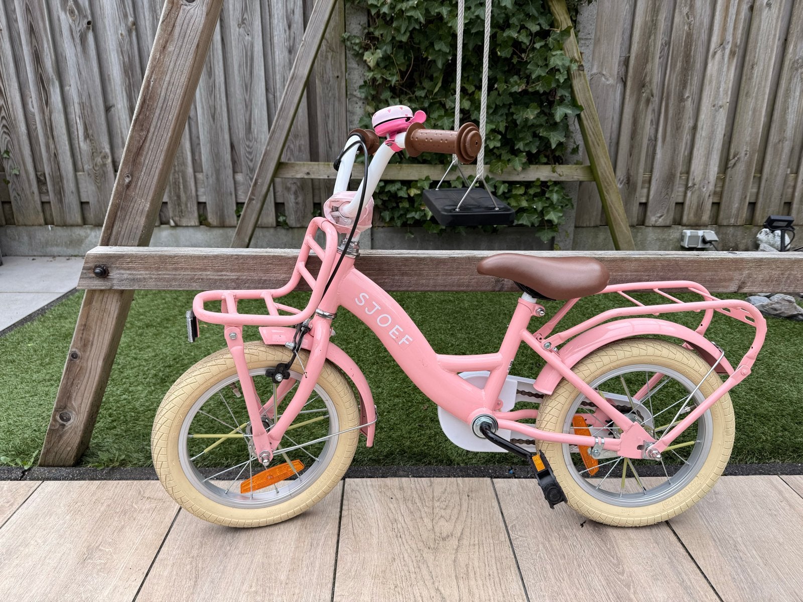 SJOEF Kinderfiets Roze - Zo goed als nieuw, Fietsen en Brommers, Fietsen | Kinderfietsjes, Ophalen, Terugtraprem, Zijwieltjes