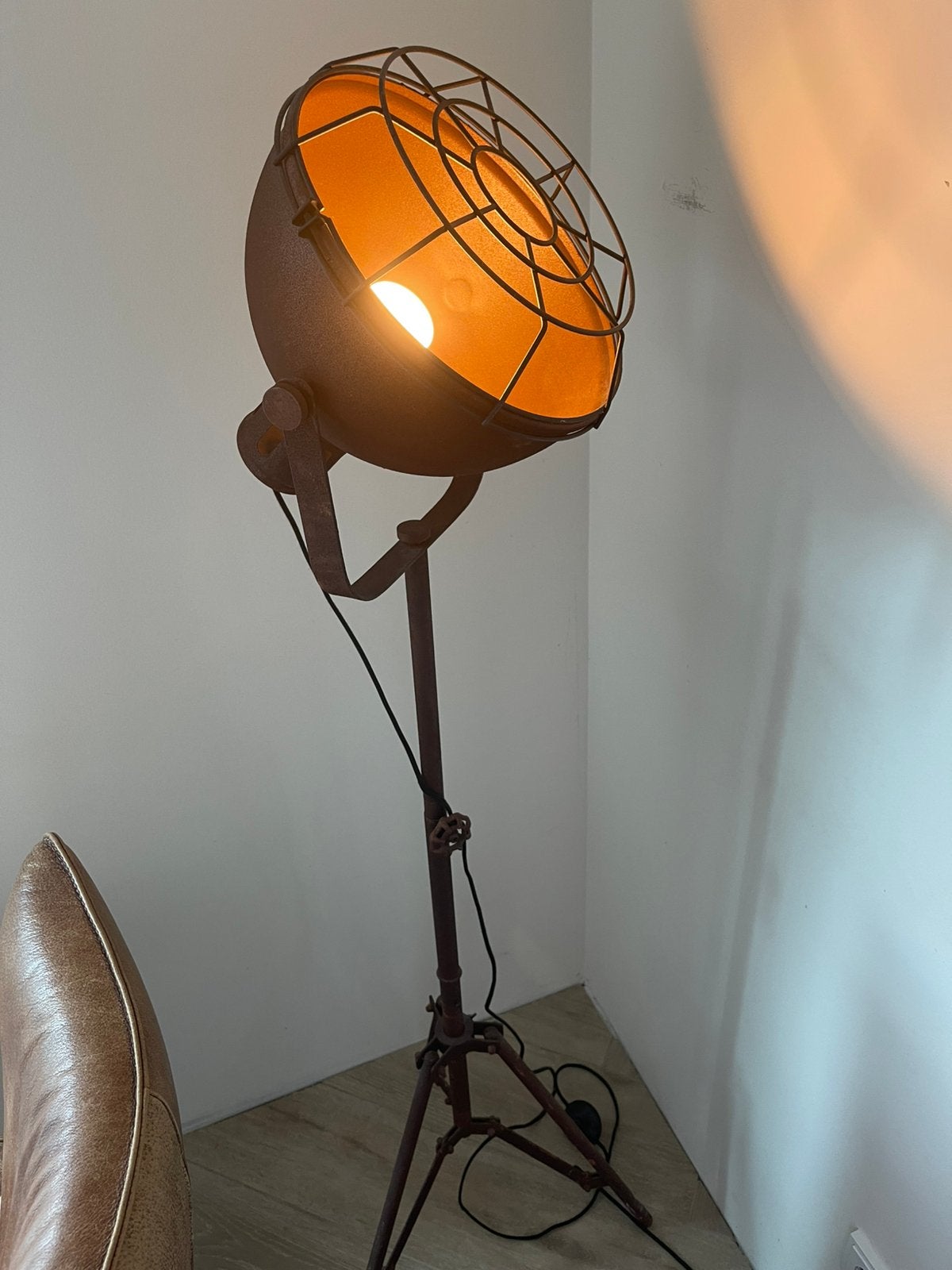 Super mooie Industriële vloer lamp, Huis en Inrichting, Lampen | Vloerlampen, Ophalen, Gebruikt, 100 tot 150 cm, E27 (groot)