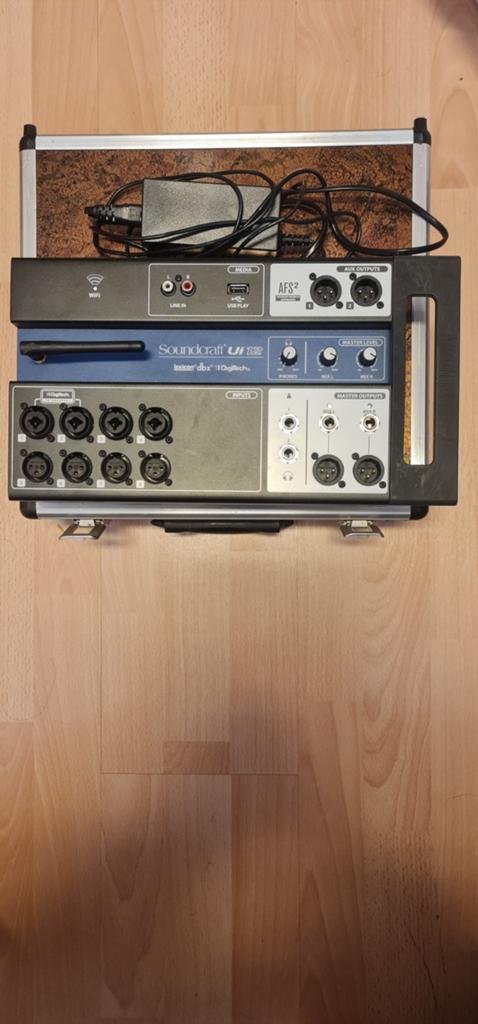 Soundcraft UI12 mengpaneel, Muziek en Instrumenten, Mengpanelen, Ophalen of Verzenden, Gebruikt
