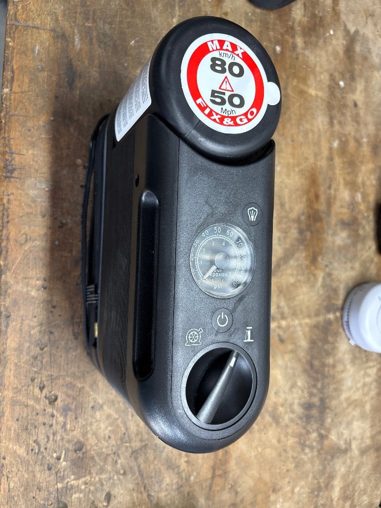 Banden reparatie compressor auto, Ophalen of Verzenden, Zo goed als nieuw