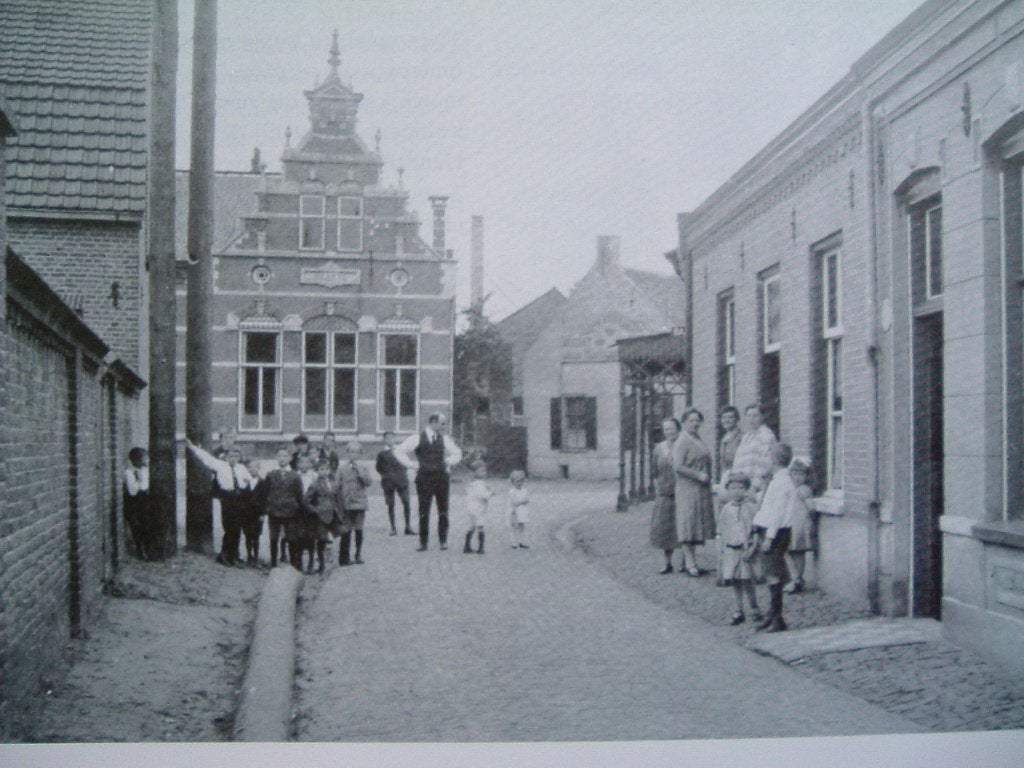 Asten, 'n eeuw historie van een Peeldorp, 20e eeuw of later, Gelezen, J. Coenen, Ophalen of Verzenden