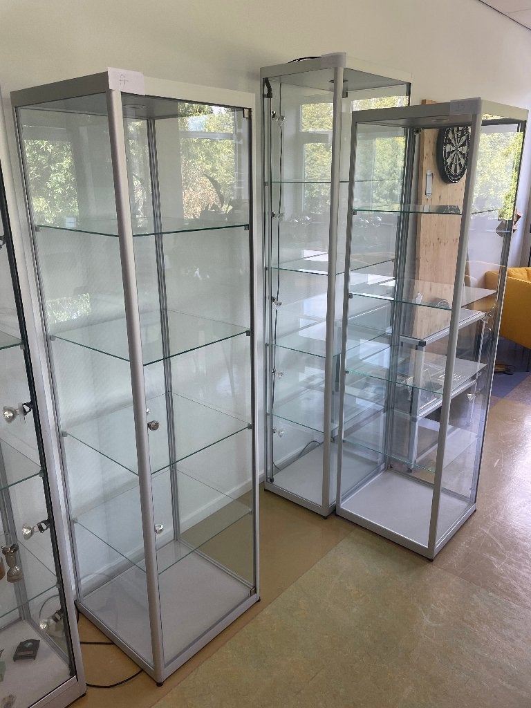 glazen vitrinekast 3 stuks  ook los te koop, Huis en Inrichting, Ophalen, Met plank(en), Gebruikt, 50 tot 100 cm