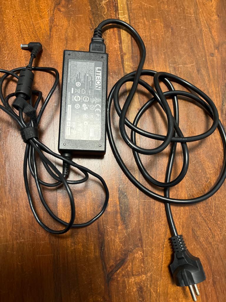 LiteOn Laptop Oplader - 19V 4.74A (90W), Computers en Software, Laptop-opladers, Ophalen, Gebruikt