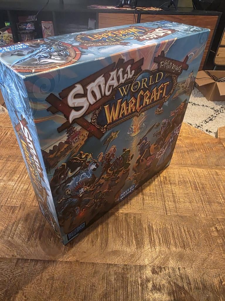 Small world (World of Warcraft) bordspel. Days of Wonder., Vijf spelers of meer, Ophalen of Verzenden, Zo goed als nieuw, Days of Wonder