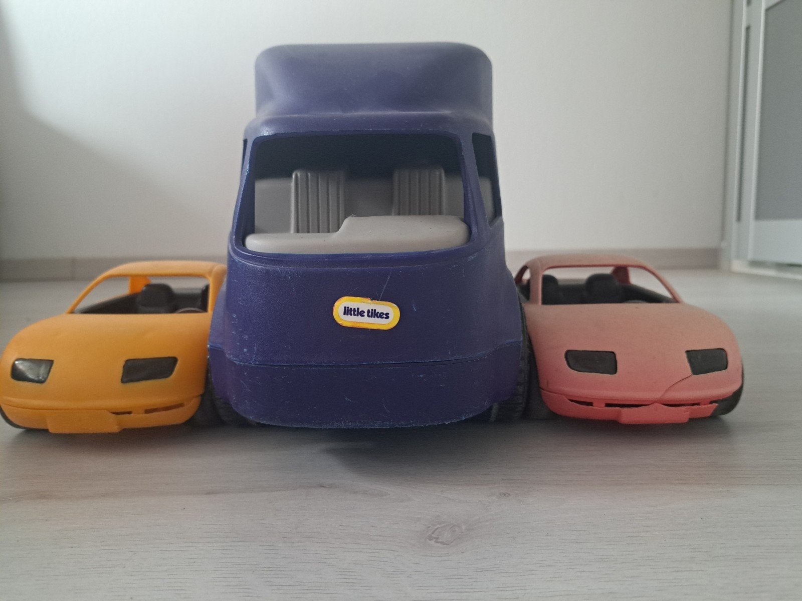 Little Tikes autotransporter met 2 auto's, Ophalen of Verzenden, Gebruikt