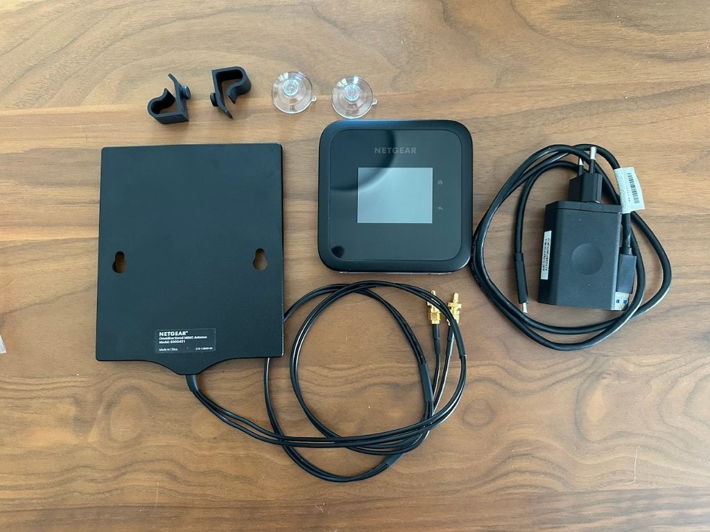 Mobiele router Netgear Nighthawk M6 + externe 5G- antenne, Computers en Software, Routers en Modems, Ophalen, Nieuw, Router, NETGEAR