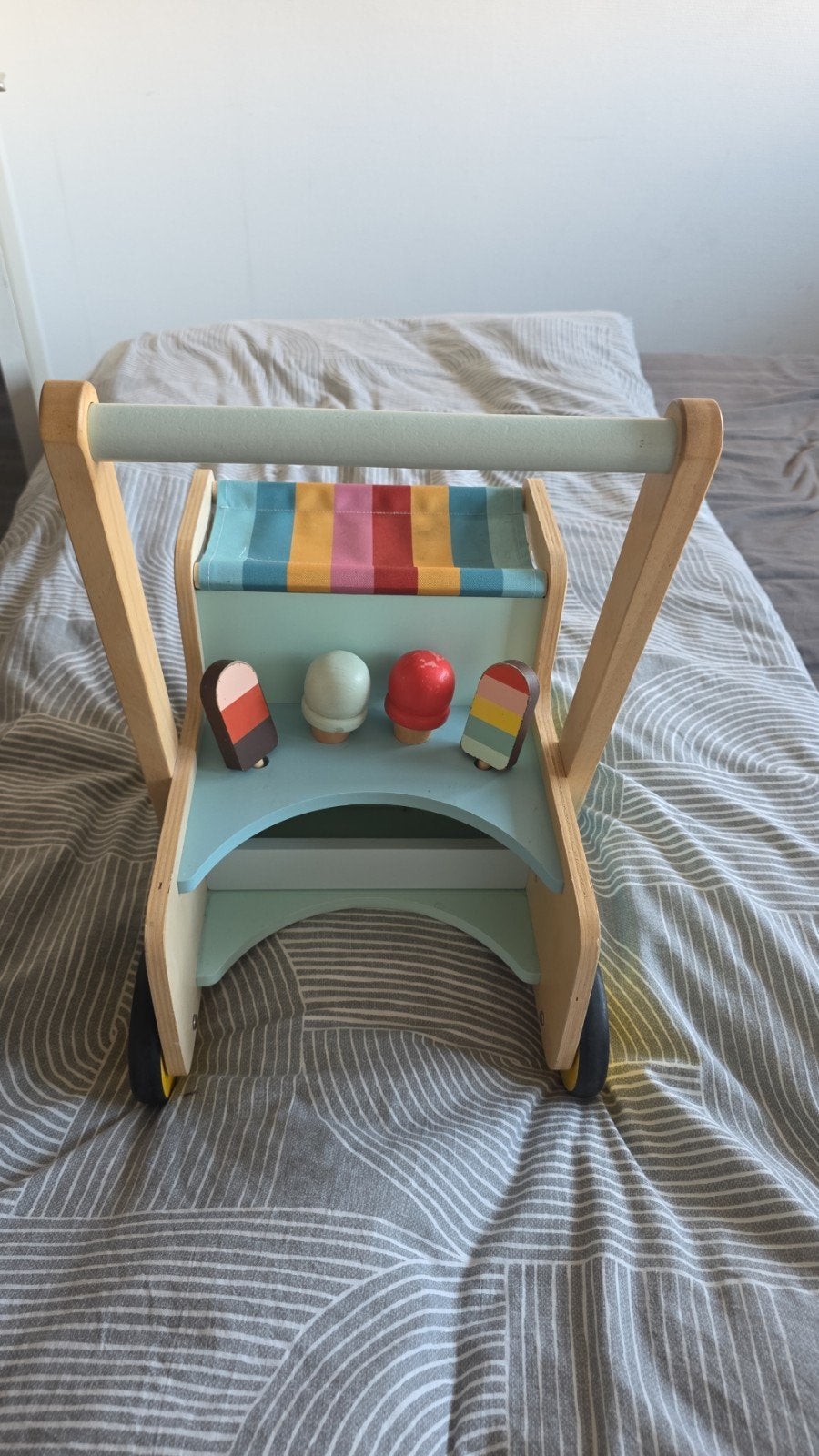 Janod Houten Loopwagen met IJsjes - compleet, Ophalen, Zo goed als nieuw, Overige typen, Met wieltjes