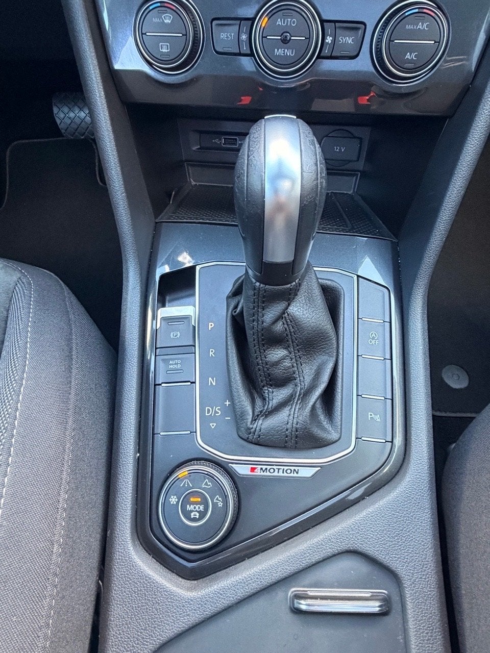 Foto 20 van Volkswagen Tiguan 2.0 TSI 190pk 4Motion DSG 2020 Grijs