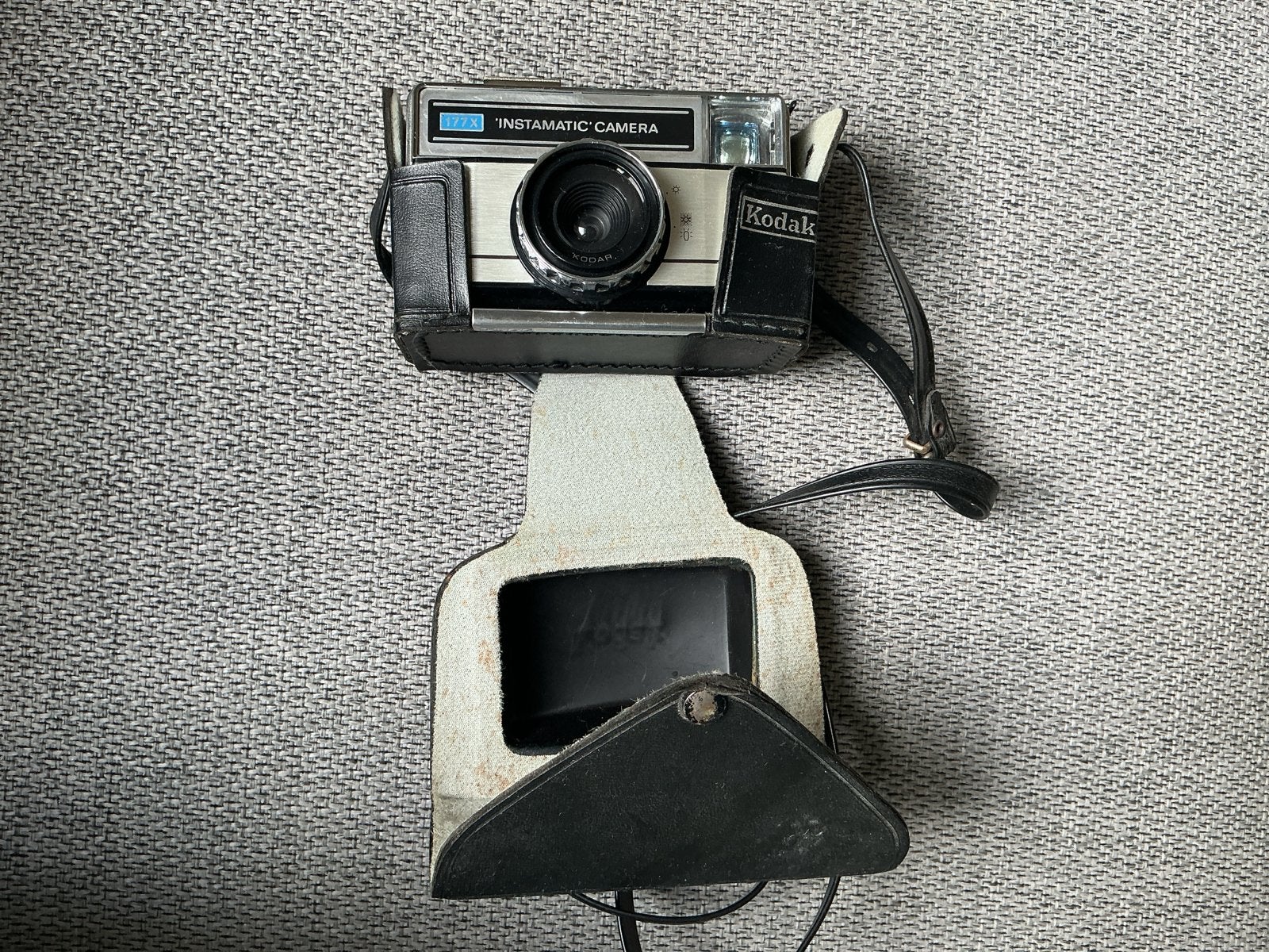 Kodak 177X Instamatic Camera met hoes, Audio, Tv en Foto, Ophalen of Verzenden, Gebruikt, Compact, Kodak