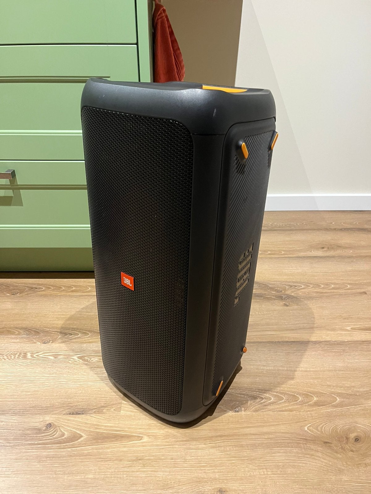 JBL PartyBox 300 – zeer nette staat + extra’s