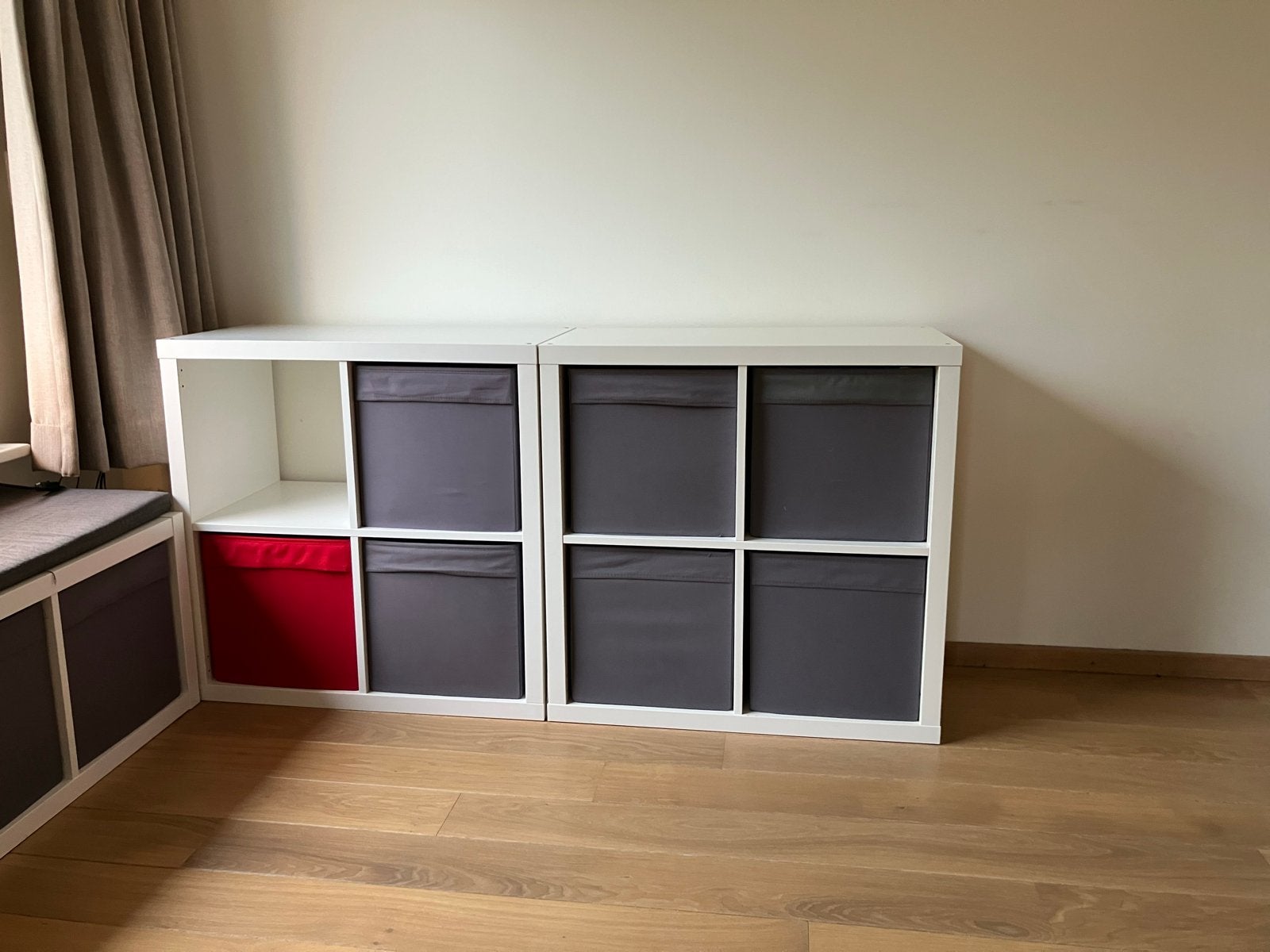 2x IKEA Kallax kast wit met opbergbakken, Ophalen of Verzenden, Gebruikt