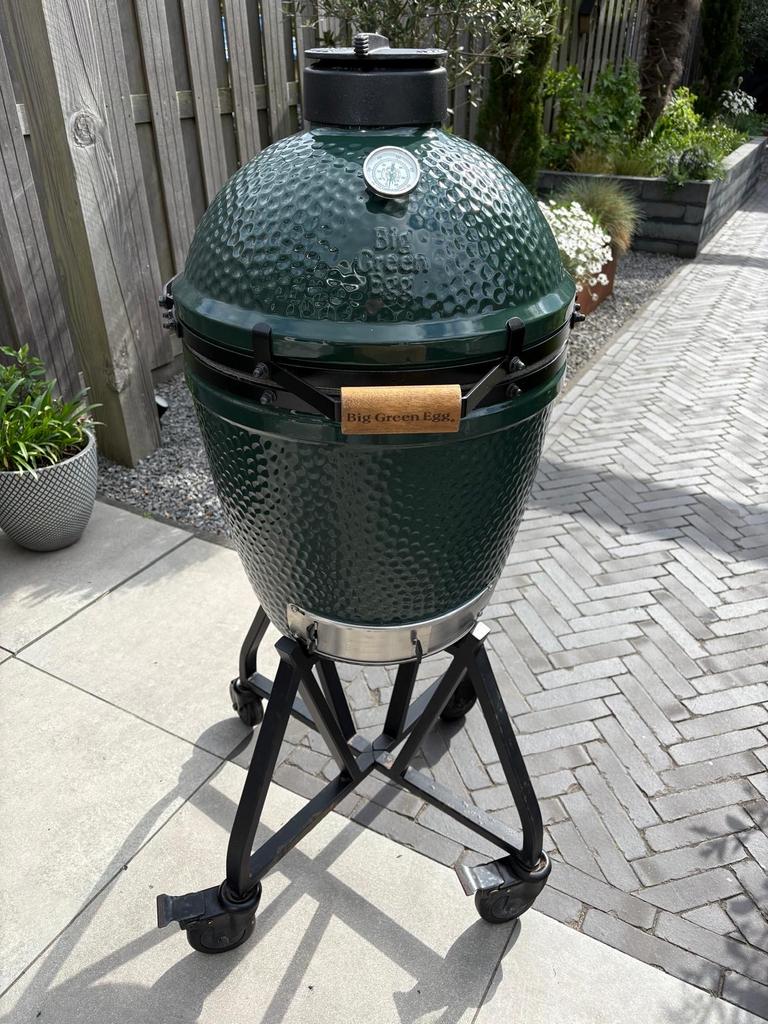 Big Green Egg Medium - Zo goed als nieuw, Tuin en Terras, Houtskoolbarbecues, Ophalen, Zo goed als nieuw