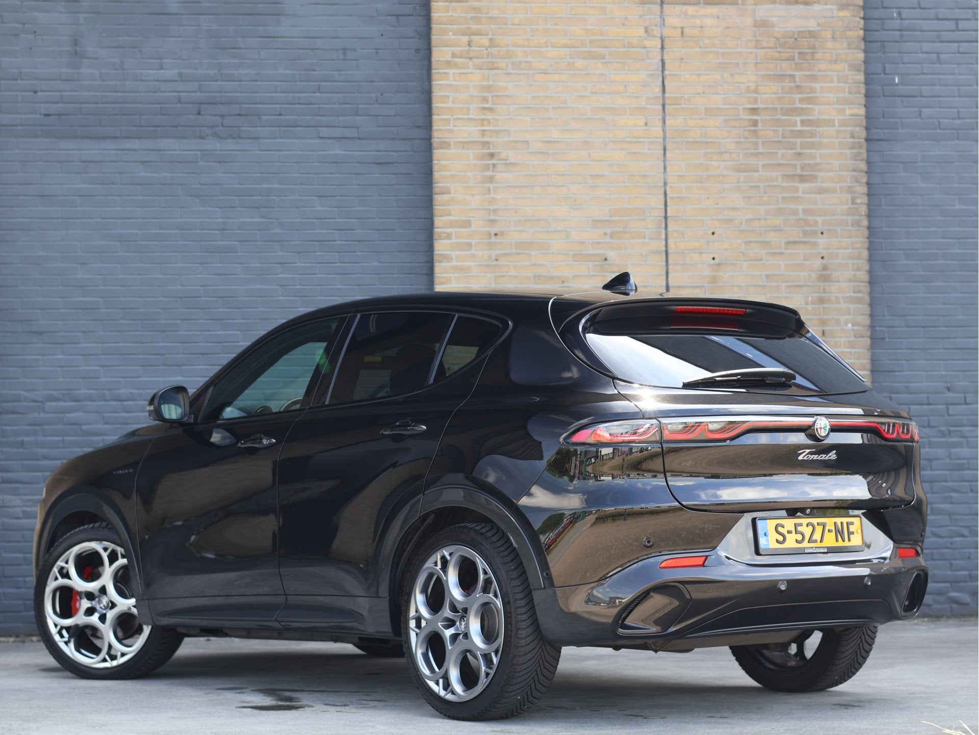 Alfa Romeo Tonale 1.5T Hybrid Veloce 160PK Alcantara | 360 C, Auto's, Gebruikt, 4 cilinders, 700 kg, 160 pk