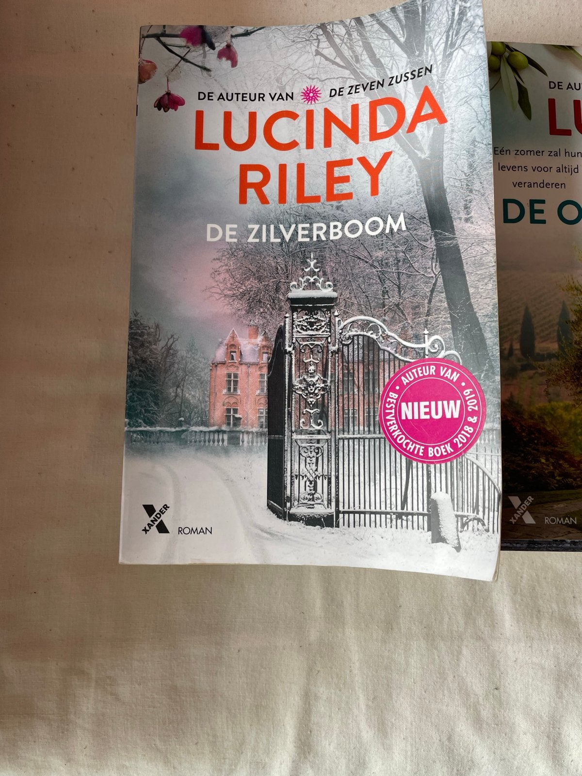 Lucinda Riley boeken: De Zilverboom, De Olijfboom, De Orchid, Boeken, Ophalen of Verzenden, Zo goed als nieuw, Nederland