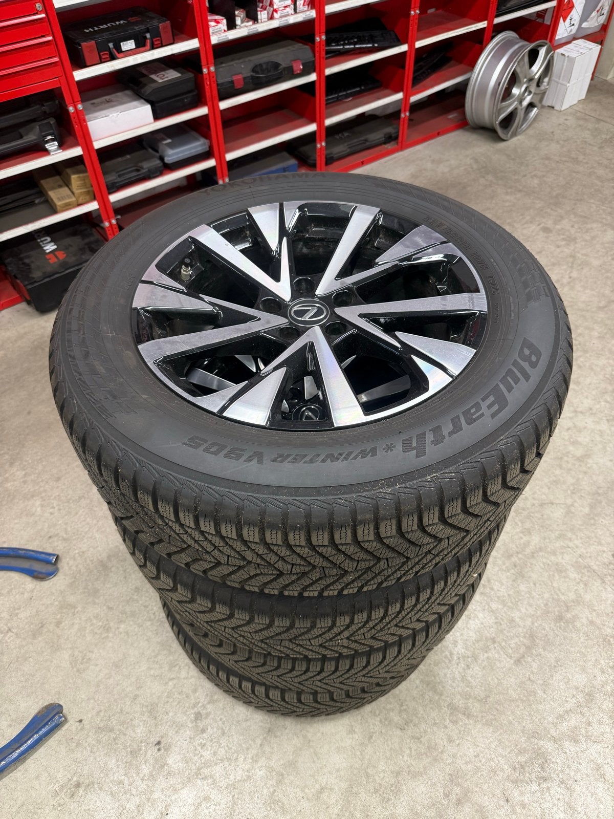 Lexus NX450h+ originele winterwielen 235/60R18, Auto-onderdelen, Ophalen, 18 inch, Gebruikt, Banden en Velgen