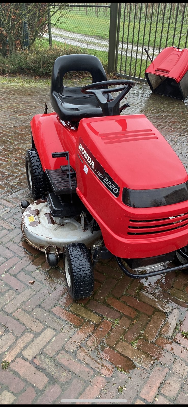 Gezocht kapotte honda zitmaaiers., Tuin en Terras, Zitmaaiers, Ophalen of Verzenden, Gebruikt