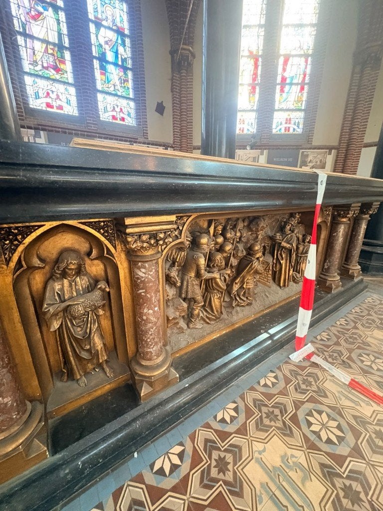 Origineel neogotisch hoogaltaar ca. 1900 – H. van der Geld, Antiek en Kunst, Ophalen