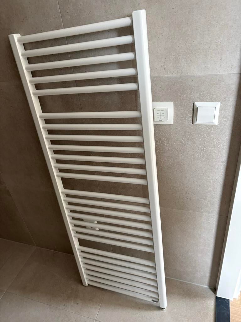 Vasco Elektrische Badkamerradiator 50x133 cm, Ophalen, 500 tot 800 watt, Radiator, Nieuw