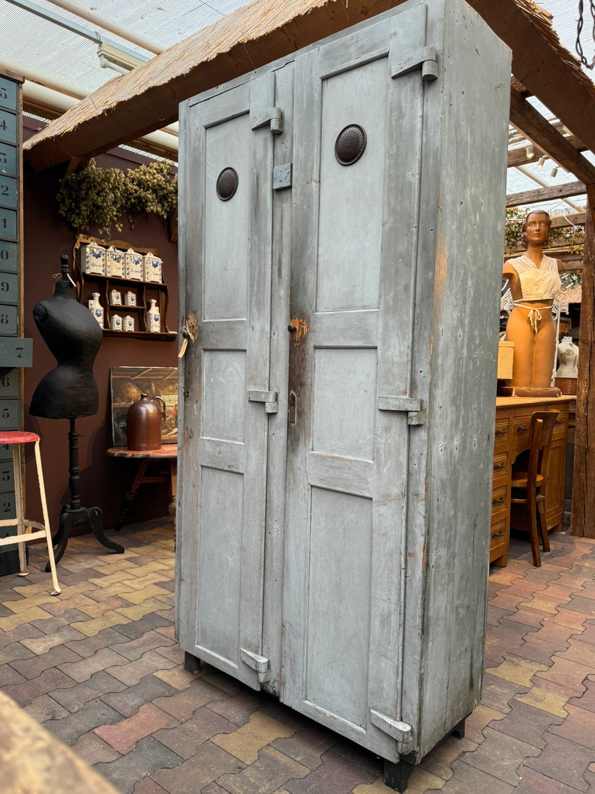 Locker, hout, zacht-grijs, origineel, roosters, 195 h, 98 b, Huis en Inrichting, Ophalen, Gebruikt, Stoer, sober, hoffz, Nvt