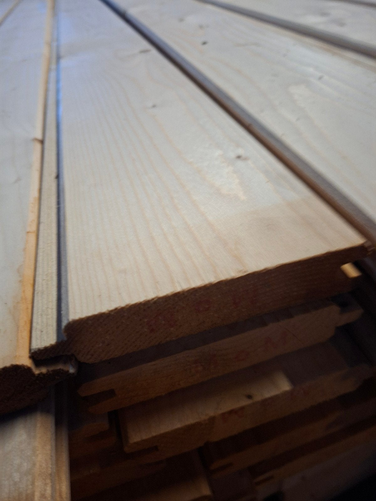 31 Vuren Blokhutprofiel Planken - 14cm x 28mm x 4.2m, Ophalen of Verzenden, Nieuw, 250 cm of meer, Planken