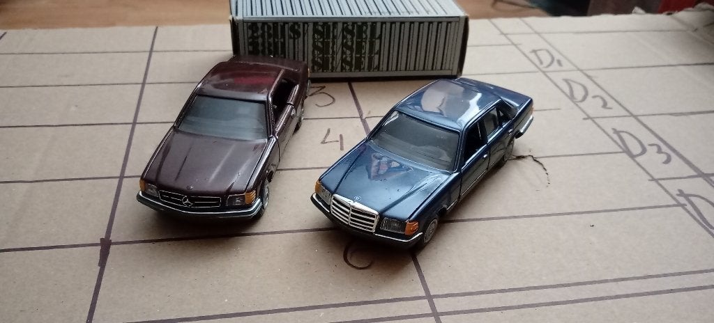 2x NZG 1:36 Mercedes-Benz 280S  SE SEL 500 SEC €12,50 1:36, Ophalen, Gebruikt, Auto, Schuco