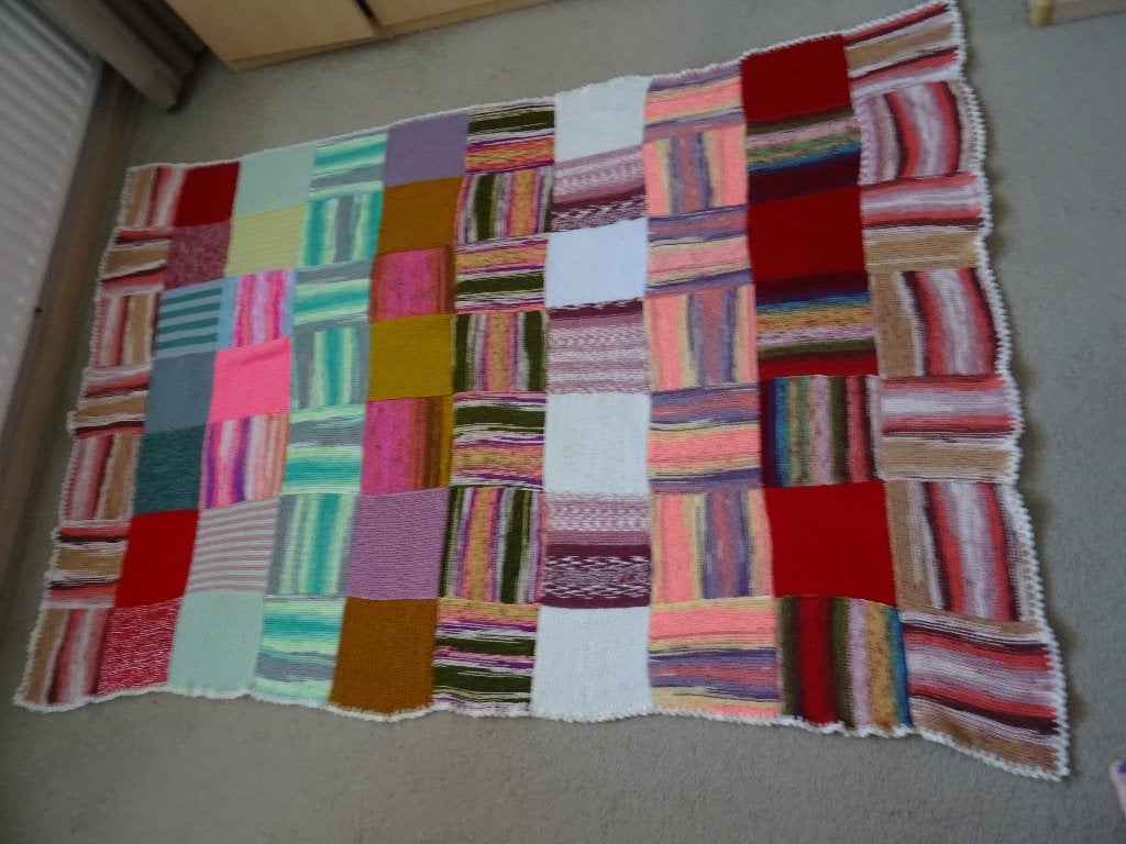 Hand Gebreide Lappendeken 210 x 140 cm, Huis en Inrichting, Woonaccessoires | Plaids en Woondekens, Woondeken, 210 cm, Acryl, Ophalen of Verzenden