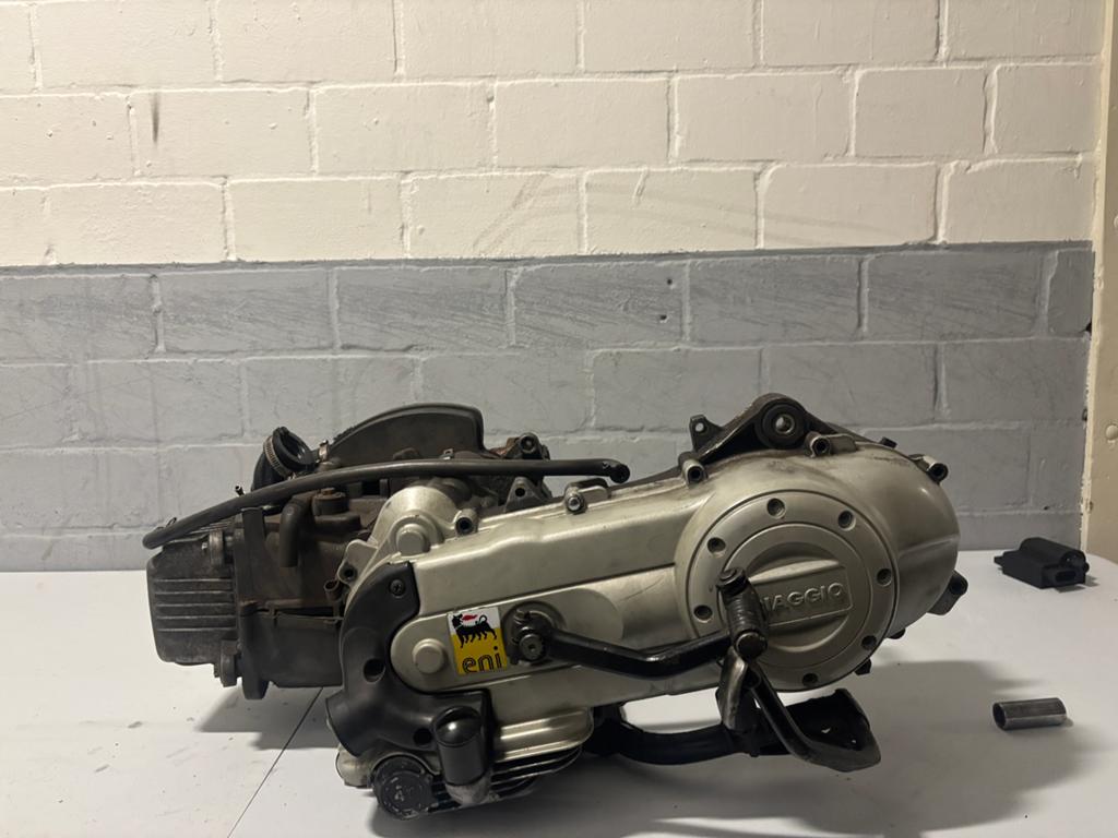 Piaggio blok 80cc 4takt (met extra onderdelen), Ophalen, Zo goed als nieuw, Benzine, Zip
