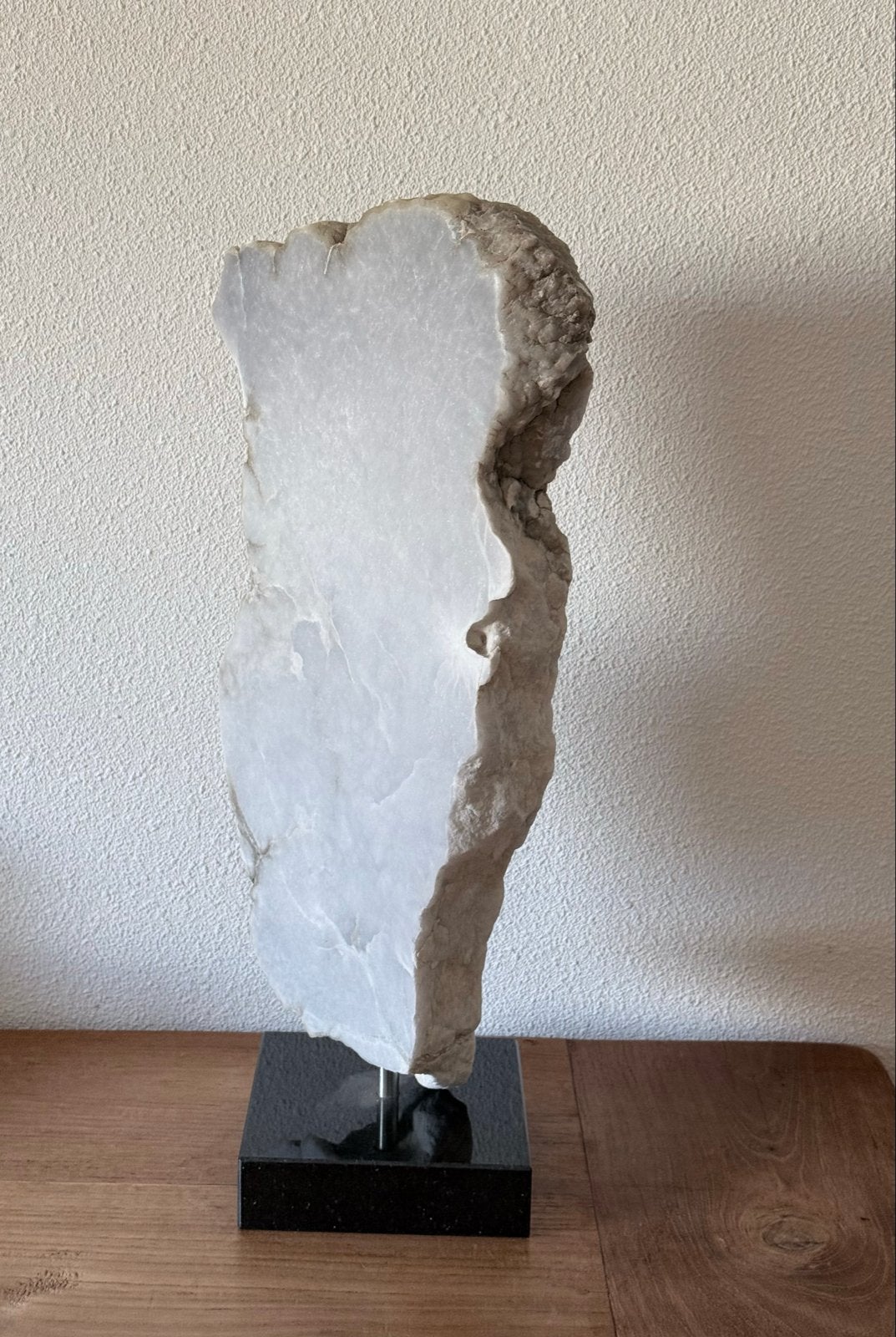 Abstracte marmeren sculptuur op sokkel, Ophalen, Handgemaakt, 20 - 50 cm, Beeld