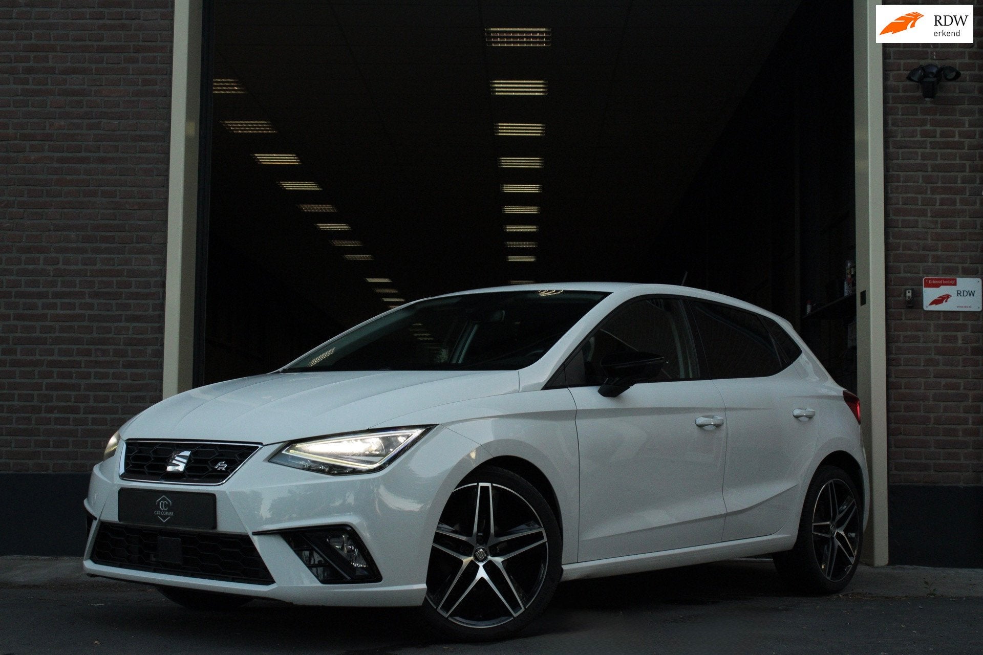 Seat Ibiza 1.0 TSI FR |LED|ACC|DCC|CarPlay|Sfeer|, Stof, Gebruikt, Zwart, 95 pk