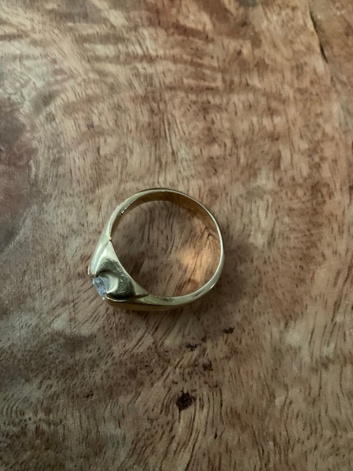 Gouden ring met grote diamant., 18 tot 19, Gebruikt, Verzenden, Dame of Heer