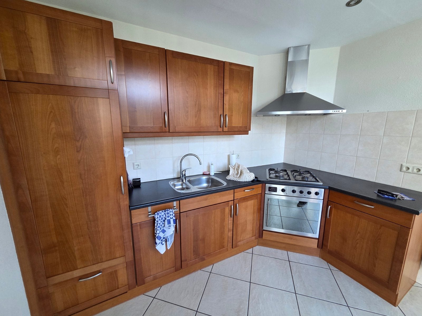Volledige nette hoekkeuken inclusief apparatuur, 3.13m breed, Huis en Inrichting, Keuken | Complete keukens, Ophalen, Gebruikt