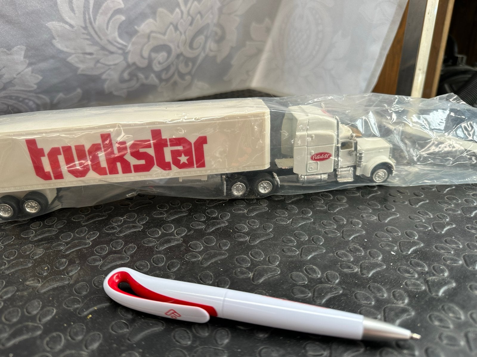 Peterbilt Truckstar vrachtwagen model, Overige merken, 1:50 of kleiner, Nieuw, Ophalen of Verzenden