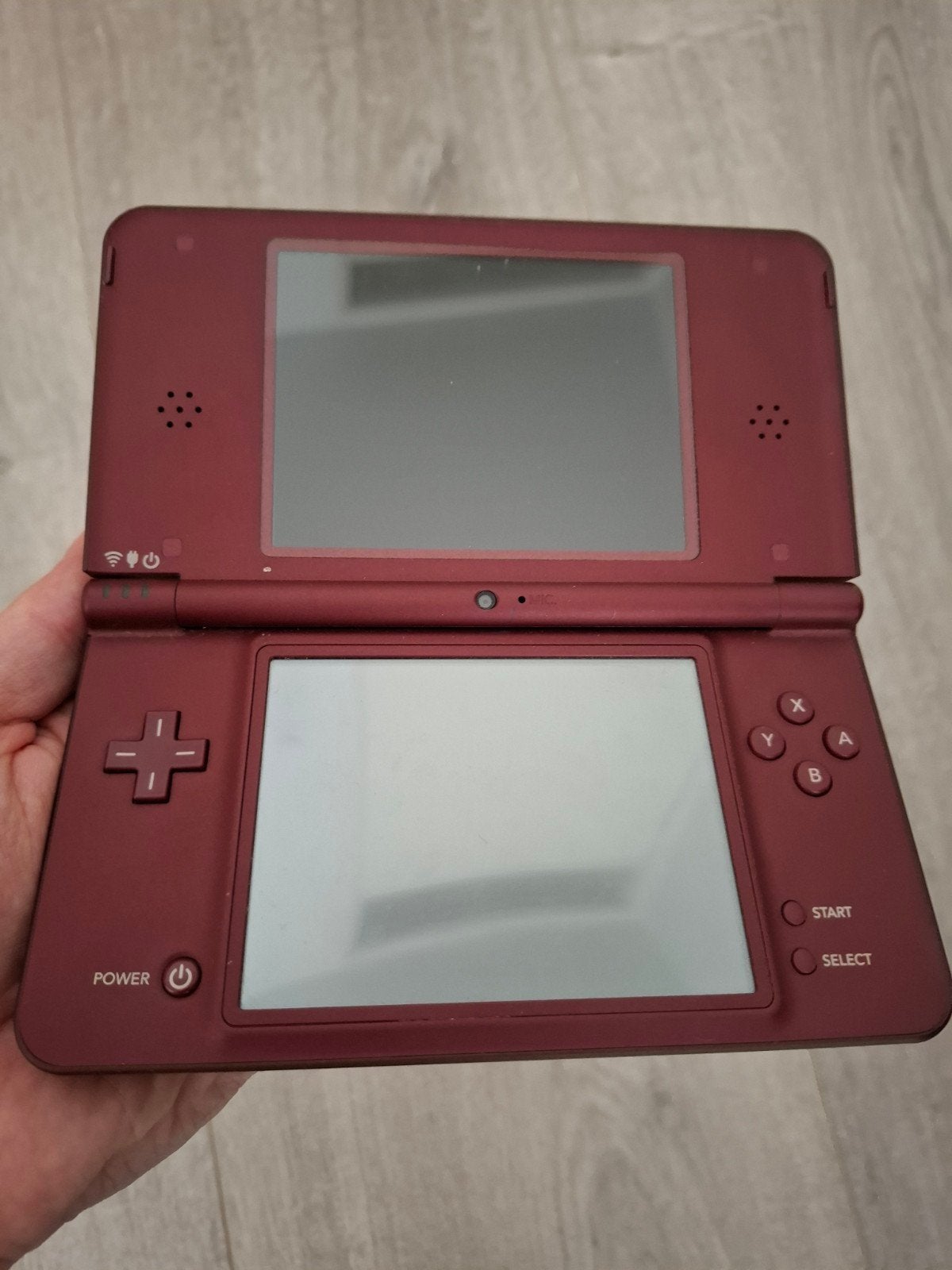 Nintendo DSi XL Rood vv oplader en sd kaart, Spelcomputers en Games, Spelcomputers | Nintendo DS, Dsi XL, Ophalen of Verzenden