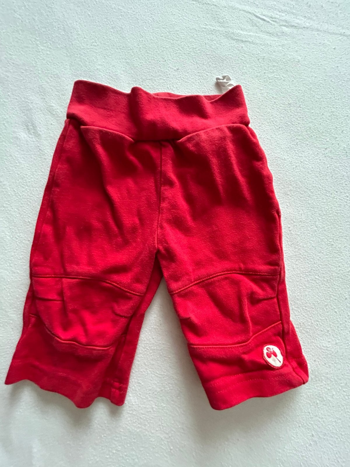 Rood broekje maat 62 van Frendz, Kinderen en Baby's, Ophalen of Verzenden, Zo goed als nieuw, Jongetje of Meisje, Broekje