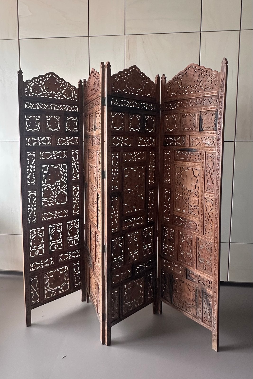 Teak kamerscherm met sierlijk houtsnijwerk uit India, Ophalen, Gebruikt