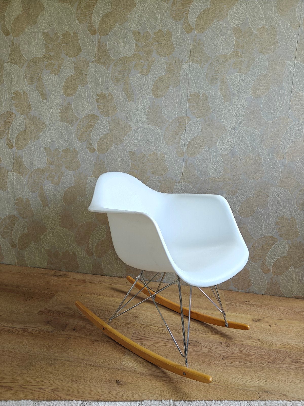 Stijlvolle kunststof schommelstoel - replica Vitra Eames RAR, Ophalen, Kunststof, Minder dan 75 cm, Zo goed als nieuw