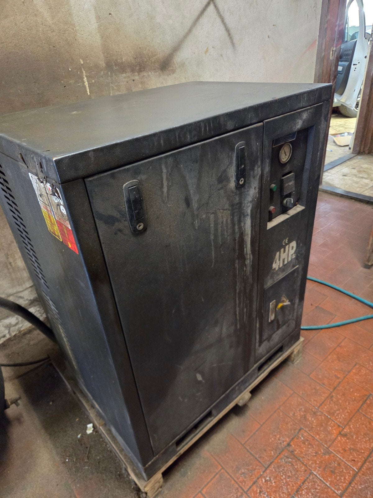 Luchtcompressor 8 bar met 500 liter tank lege 1000 liter me, Gebruikt, Ophalen of Verzenden, Geluidgedempt, 6 tot 10 bar