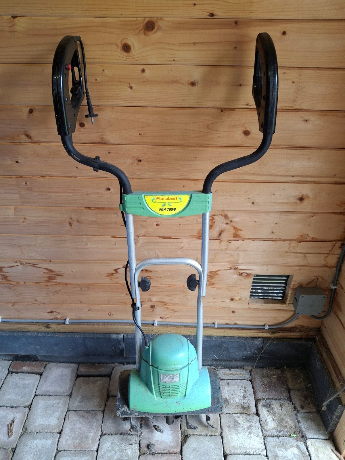 Florabest FGH 700/8 elektrische tuinfrees, Ophalen of Verzenden, Gebruikt